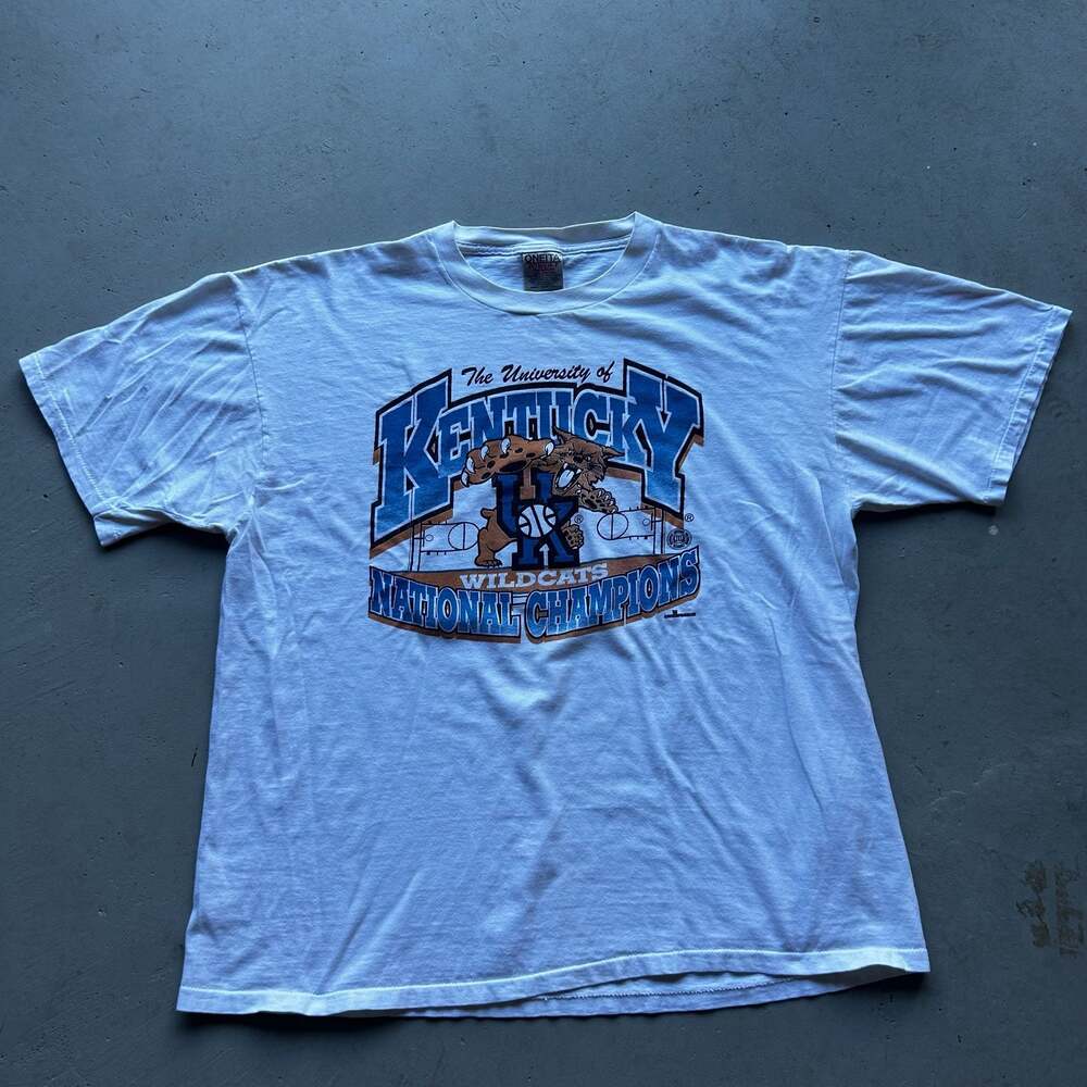 Vintage 90s University of Kentucky Wildcats National Champions T-Shirt